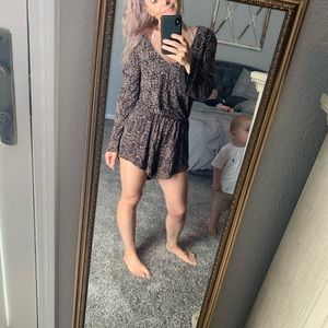 Billabong romper size medium